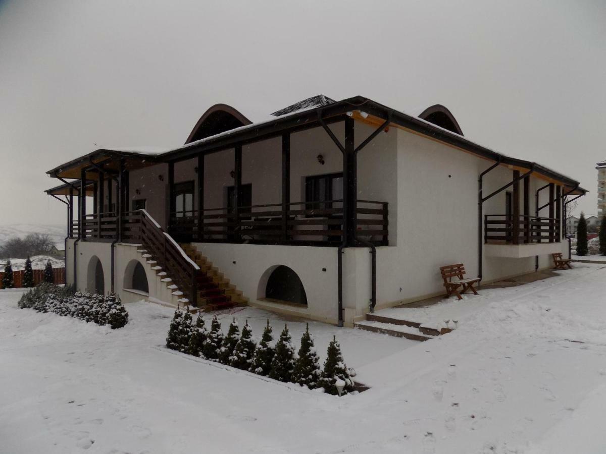 Hotel Tango margo Valea Lupului  Zewnętrze zdjęcie