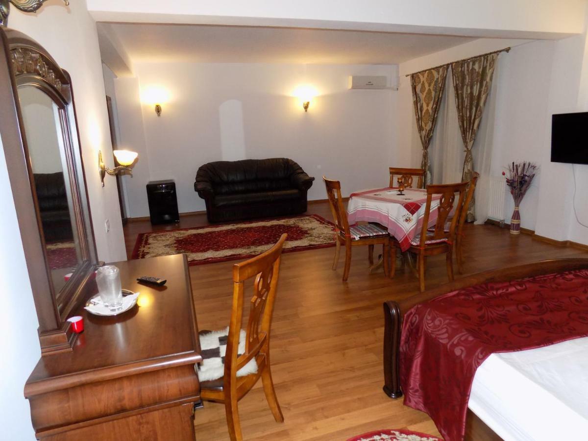 Hotel Tango margo Valea Lupului  Zewnętrze zdjęcie