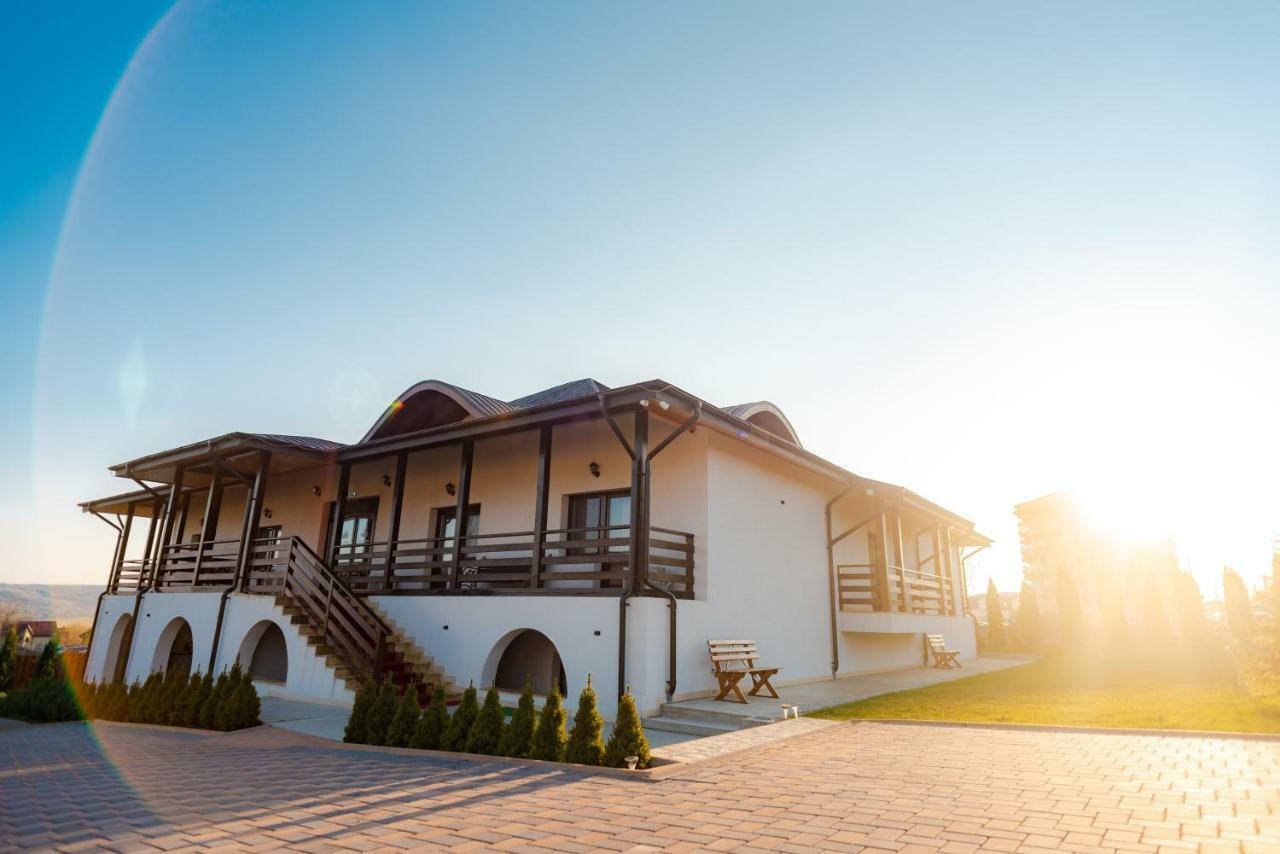 Hotel Tango margo Valea Lupului  Zewnętrze zdjęcie